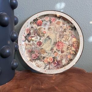 ✨SOLD✨

Vintage Celestial/ Whimsical/ Floral Tray